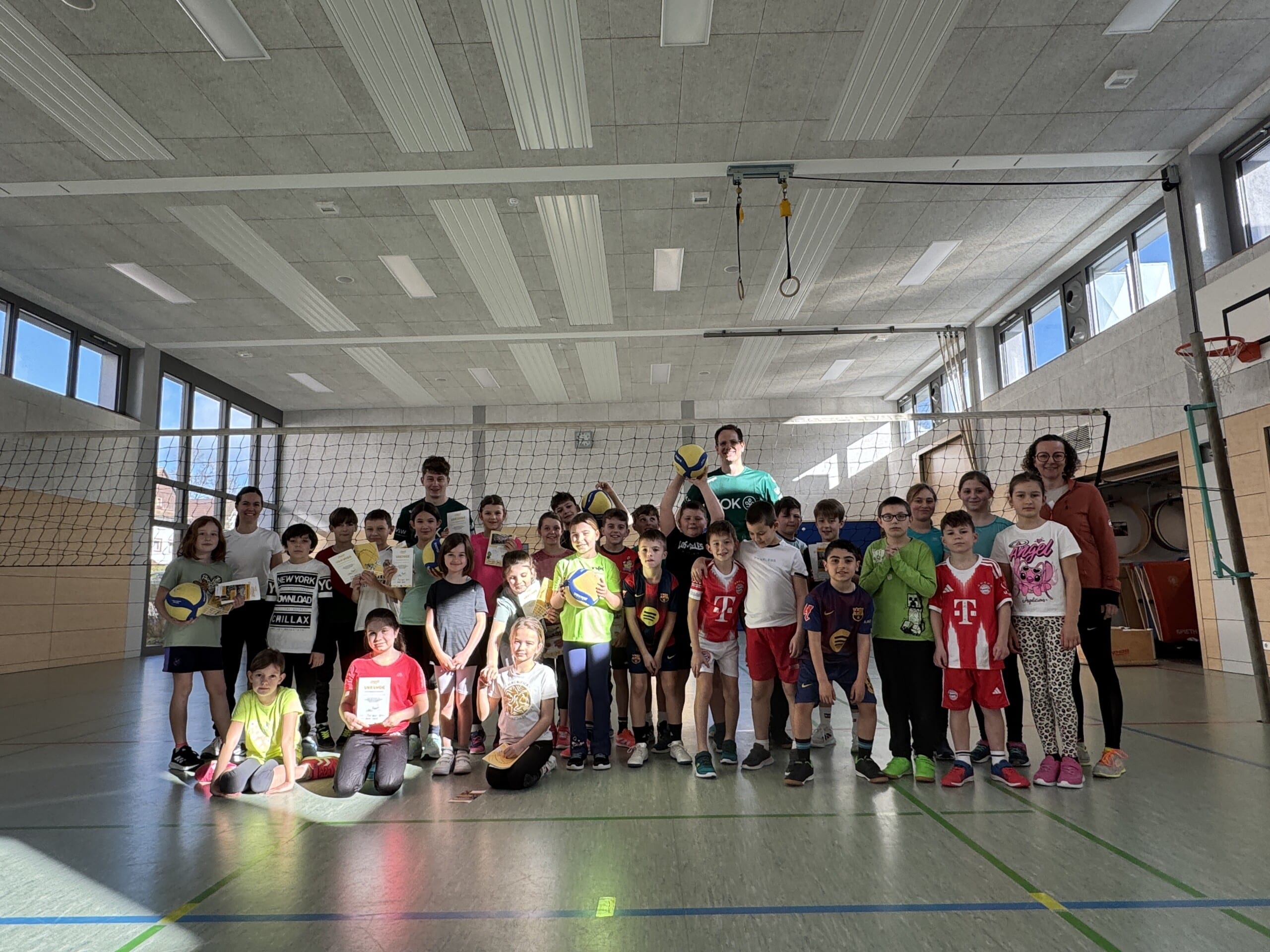 TV Kappelrodeck bringt Volleyball in die Grundschule Waldulm