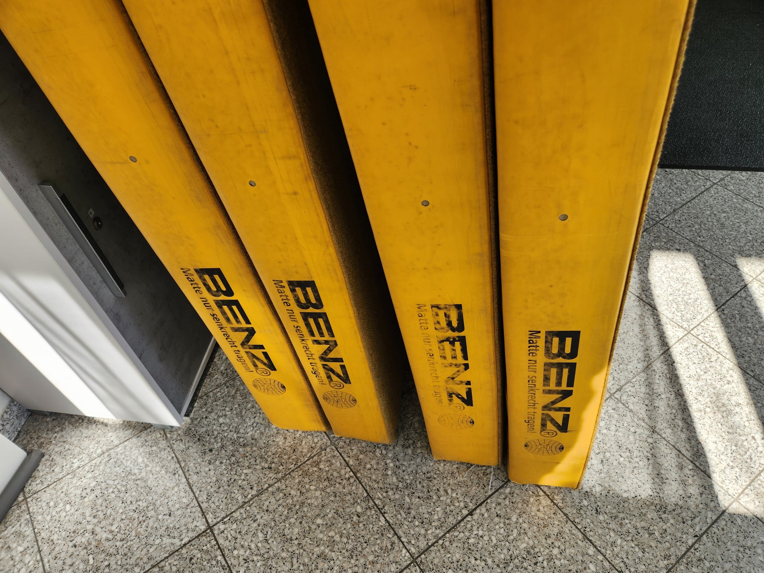 20260713_093805 Gebrauchte Sportmatten zu verkaufen