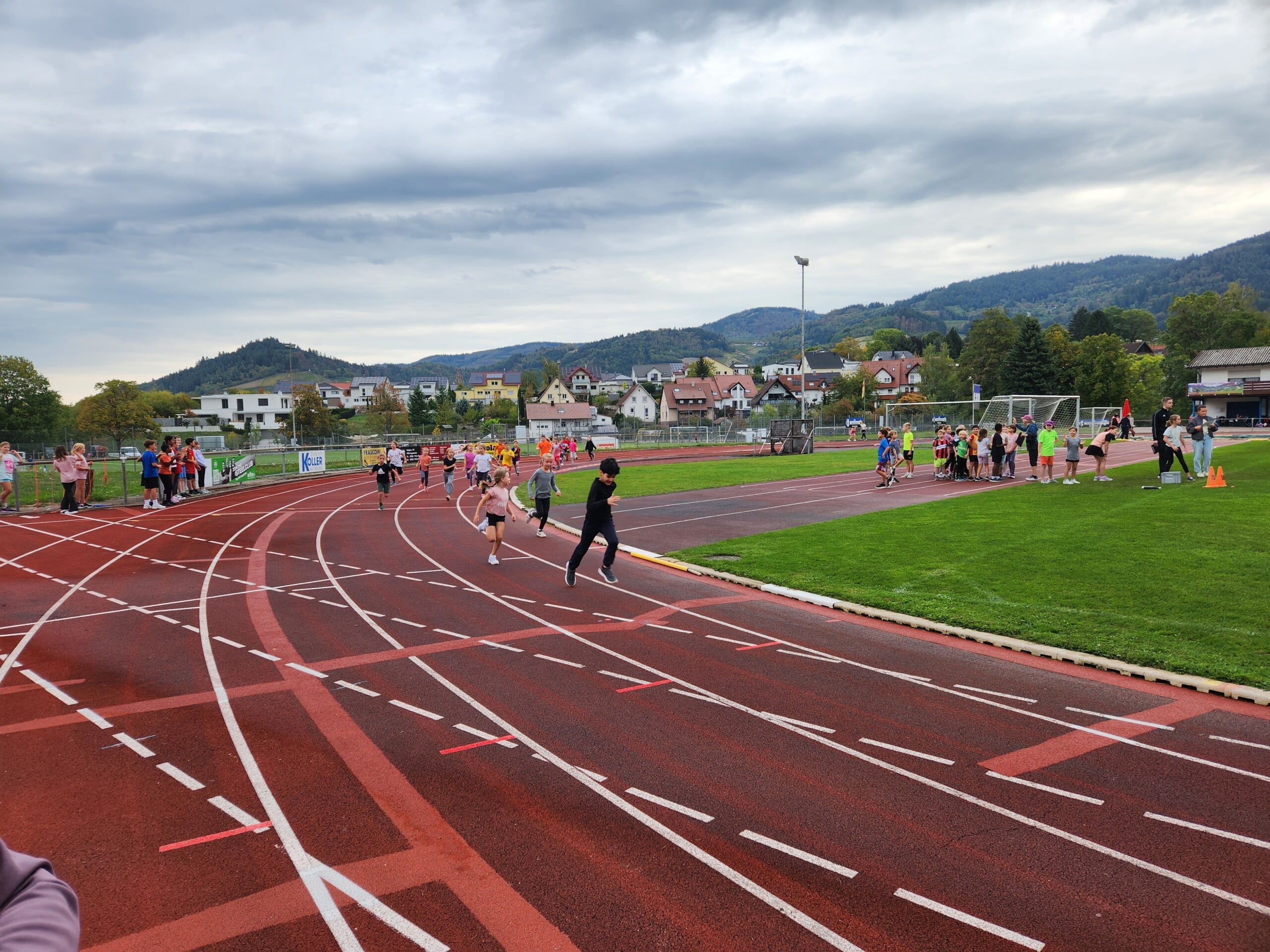 Sonne, Sport und jede Menge Ehrgeiz im Rodeckstadion!