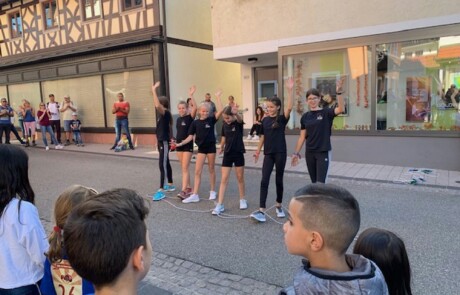 Impresionen Auftritt Rope Skipping Gruppe
