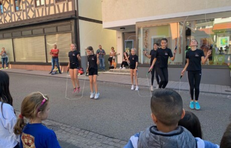Impresionen Auftritt Rope Skipping Gruppe