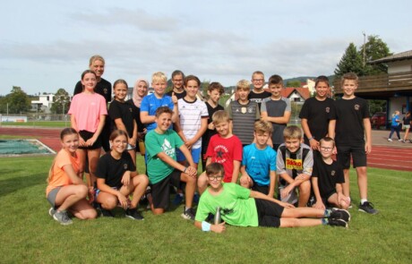 Sportabzeichenabnahme mit drei Sportklassen