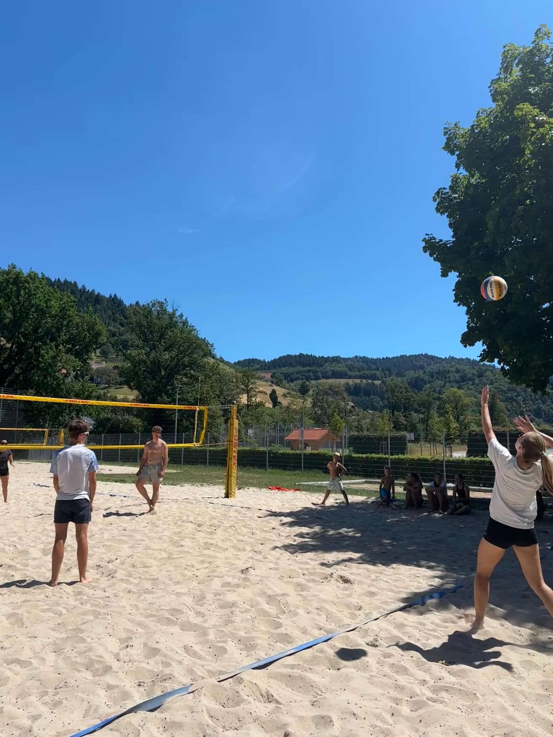 Beach-Gerümpelturnier des TV Kappelrodeck im Freibad begeistert trotz Sommerhitze