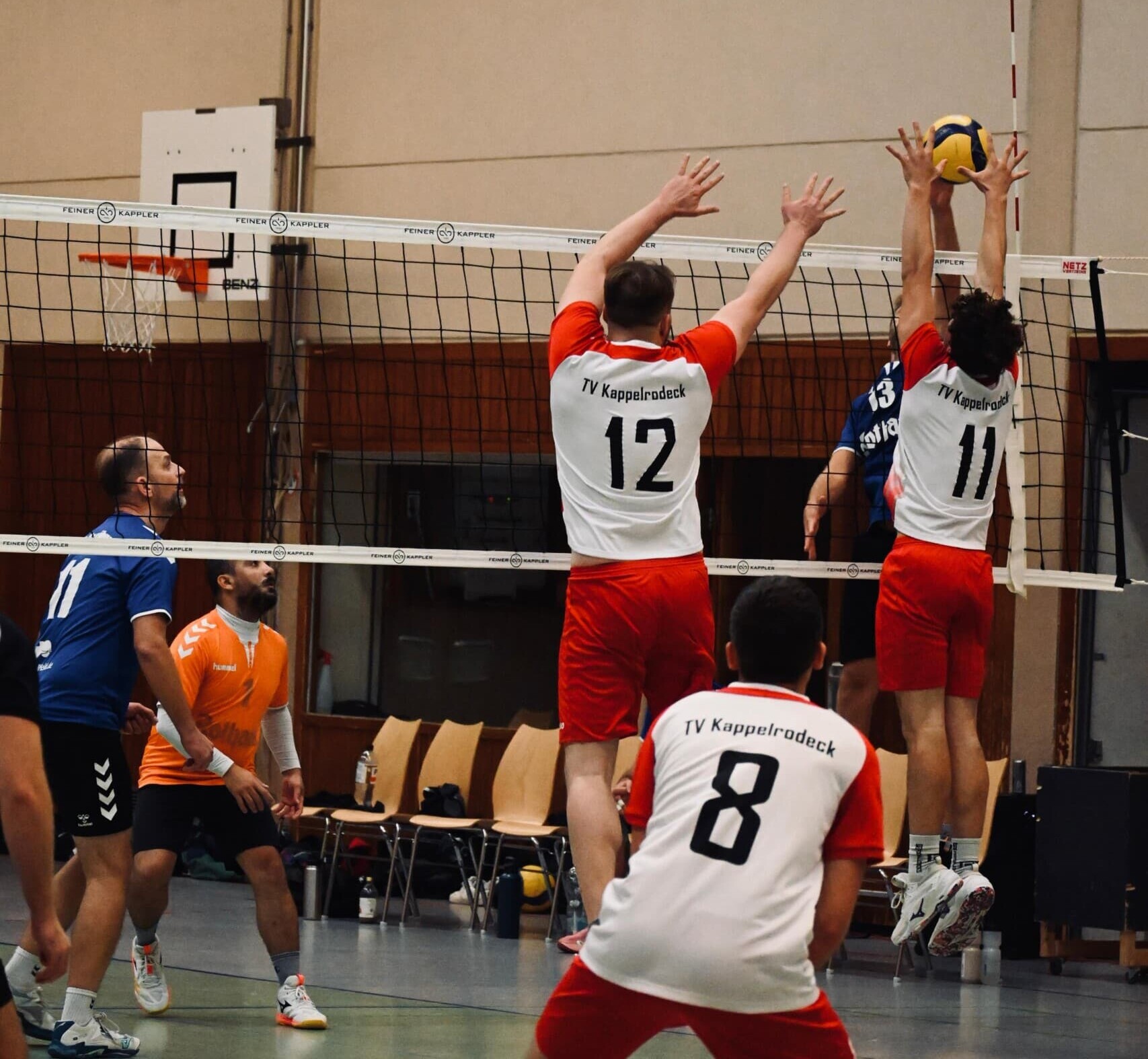 Achterbahn der Gefühle beim Heimspielauftakt: Herren 2 sichern sich vier starke Punkte