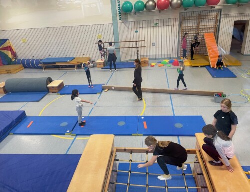 Weihnachtliche Trainingseinheit bei den TVK-Geräteturngruppen